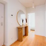 Orange House - Beautiful Two-bedroom 1d Apartmán