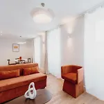 Orange House - Beautiful Two-bedroom 1d Apartmán *