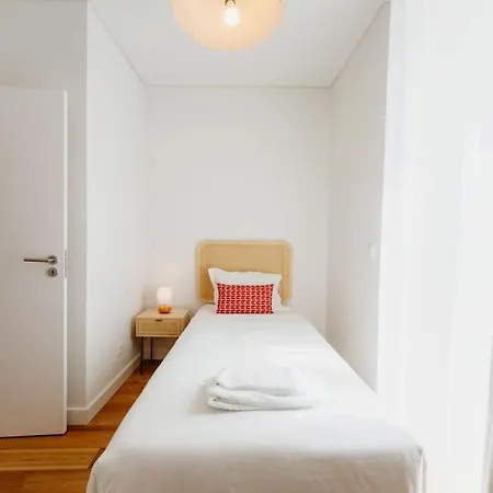 Orange House - Beautiful Two-bedroom 1d Apartmán