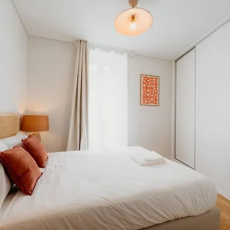 Orange House - Beautiful Two-bedroom 1d * Lisboa