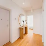 Orange House - Beautiful Two-bedroom 1d Apartment Lisbon