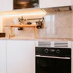 Orange House - Beautiful Two-bedroom 1d * Lisbon