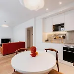 Orange House - Beautiful Two-bedroom 1d