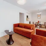 Apartment Orange House - Beautiful Two-bedroom 1d *